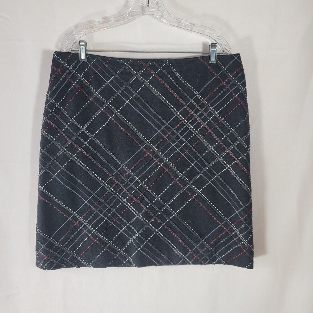 Dana Buchman Plaid Wool Skirt Size 16 Black Red Textured Leather Strip Accents
